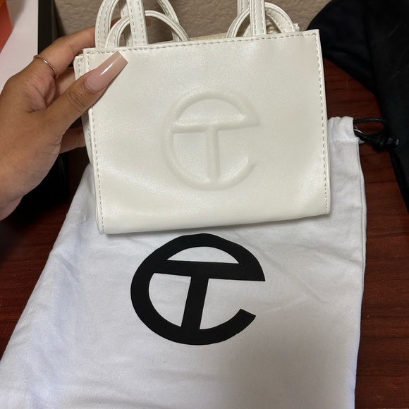 Telfar Mini white bag. Used a few times AUTHENTIC - Picture 2 of 3